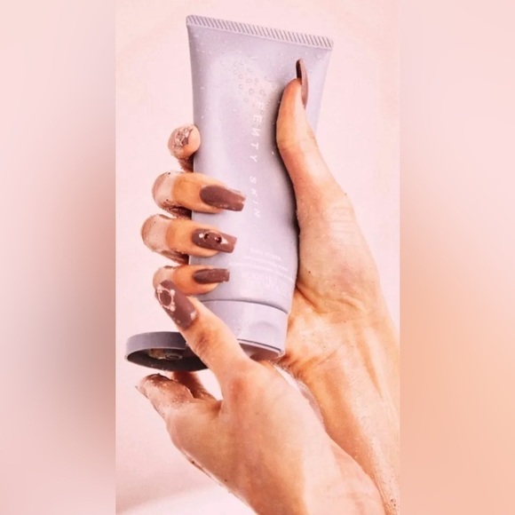 Fenty Skin Buff Ryder Exfoliating Body Scrub  6 oz 
170 g Sealed Brand New - Picture 1 of 9